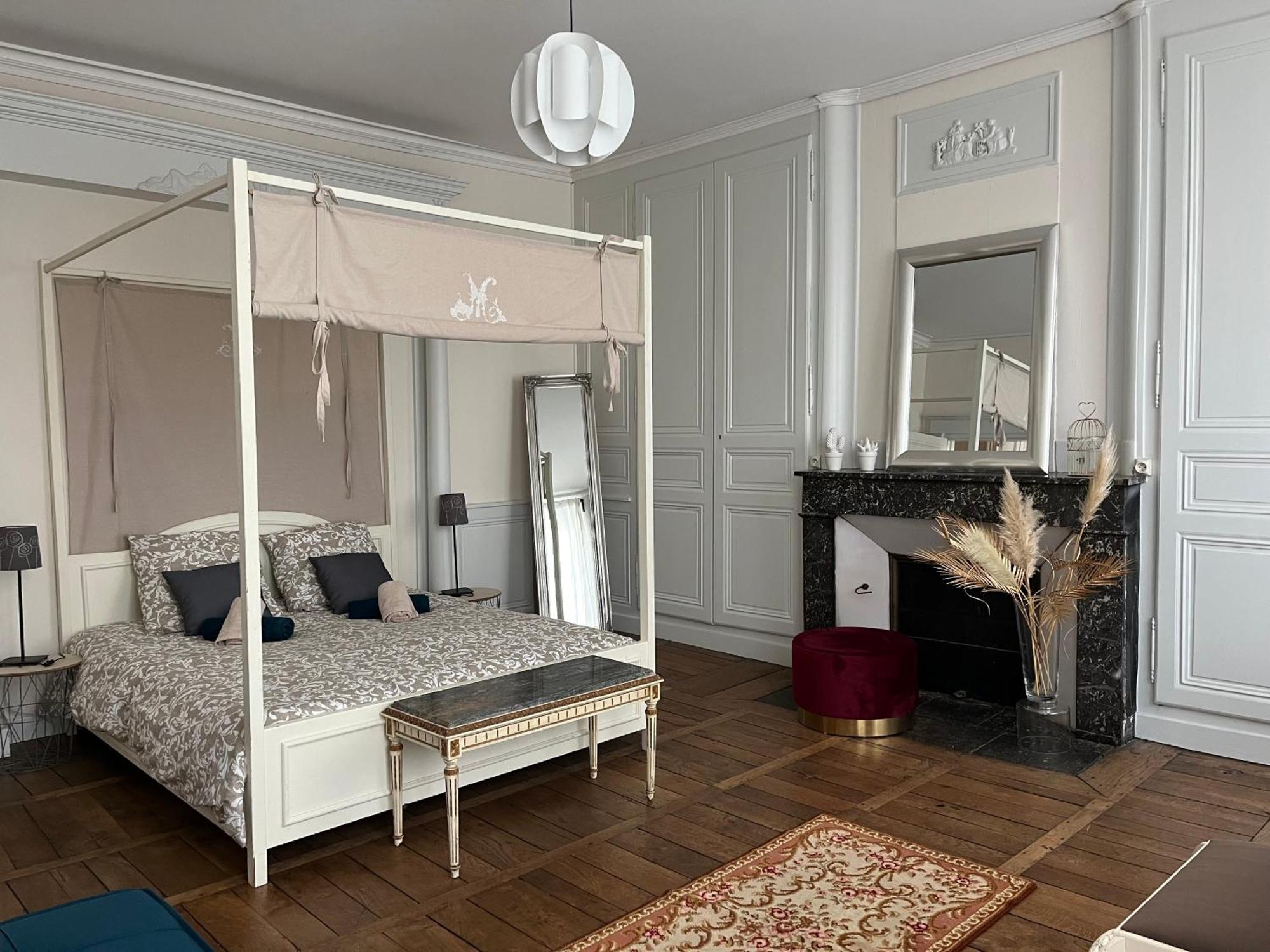La Villa Louana 1 Appartement 160M2 Sobriete,Elegance En Coeur De Ville Aubusson  Esterno foto